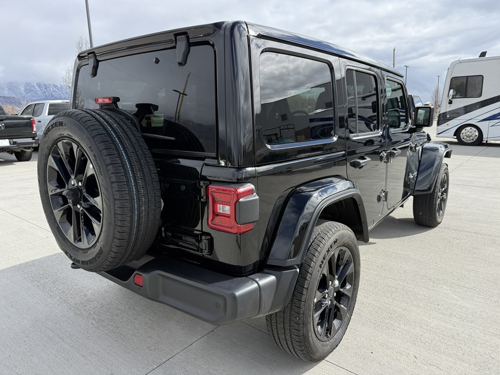 2025 Jeep Wrangler Image 3