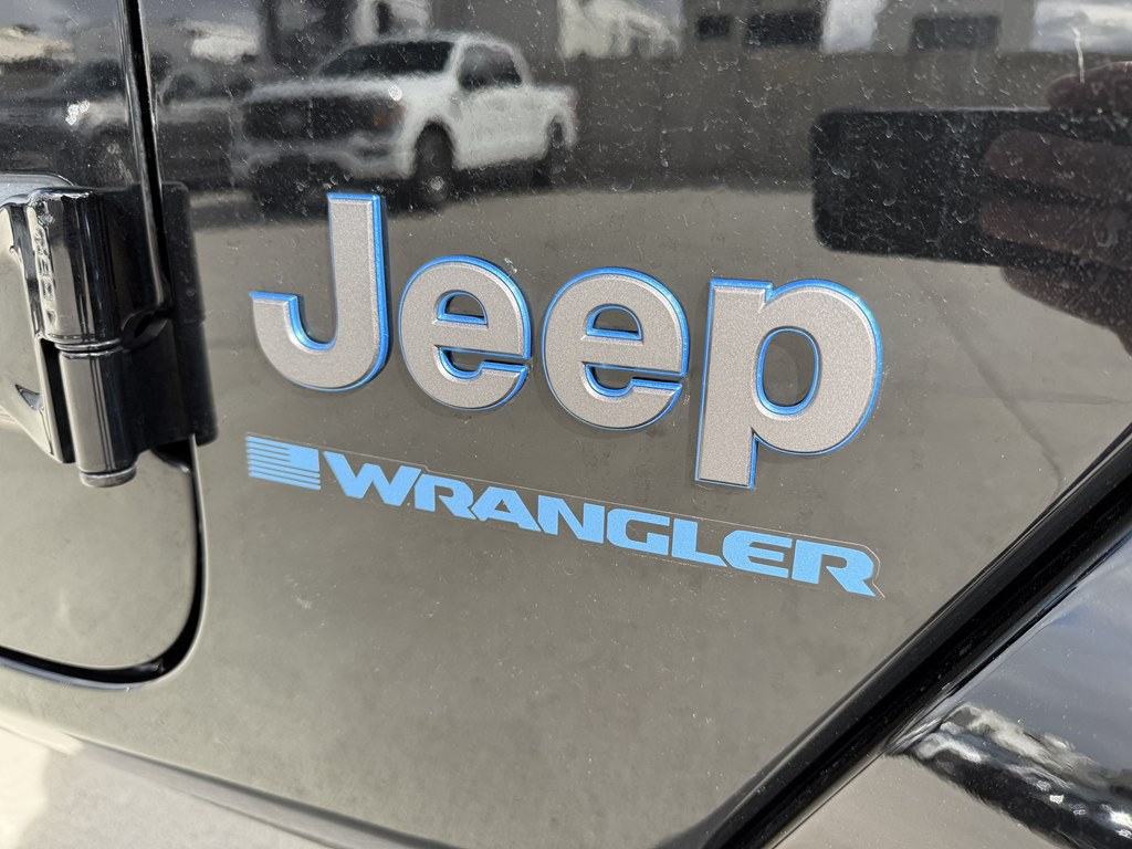 2025 Jeep Wrangler Image 11