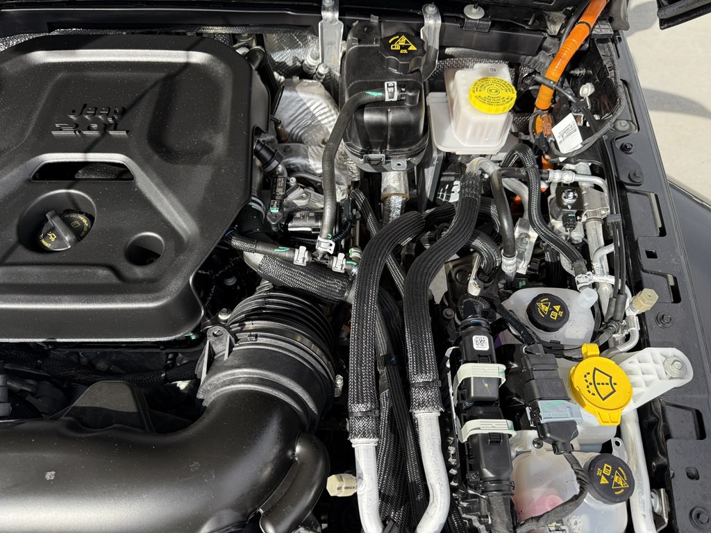 2025 Jeep Wrangler Image 14