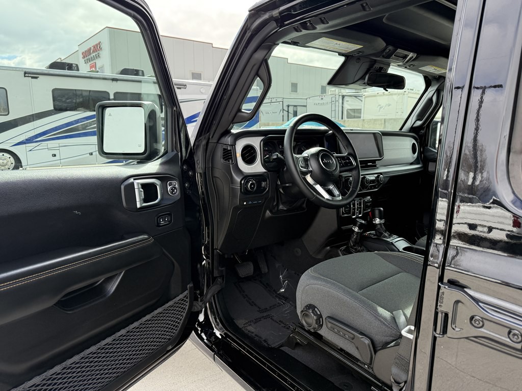 2025 Jeep Wrangler Image 16