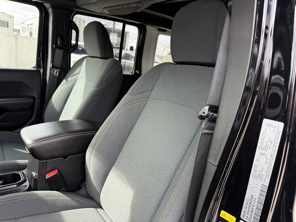 2025 Jeep Wrangler Image 18