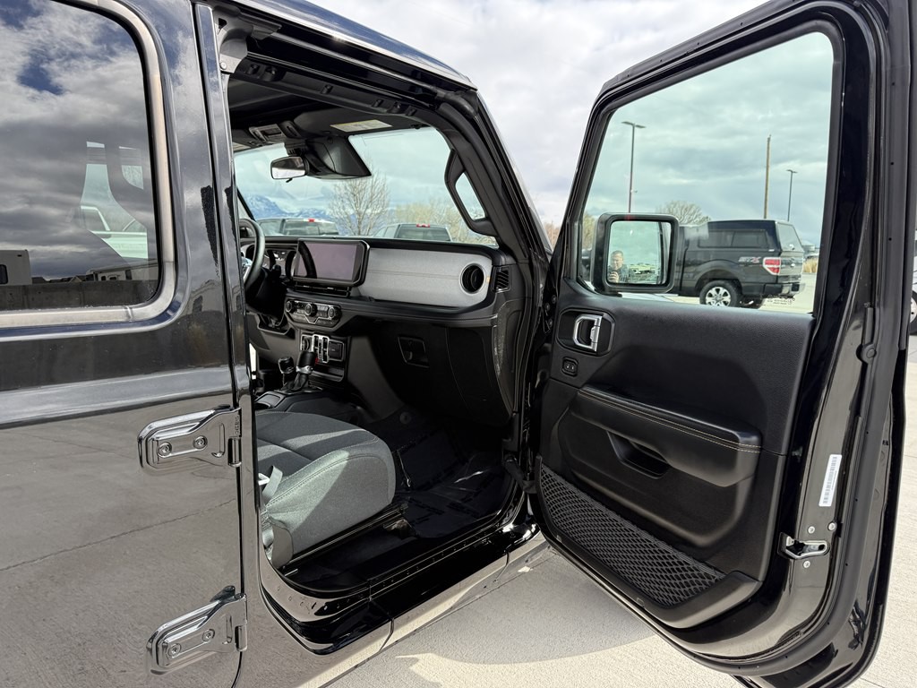 2025 Jeep Wrangler Image 23