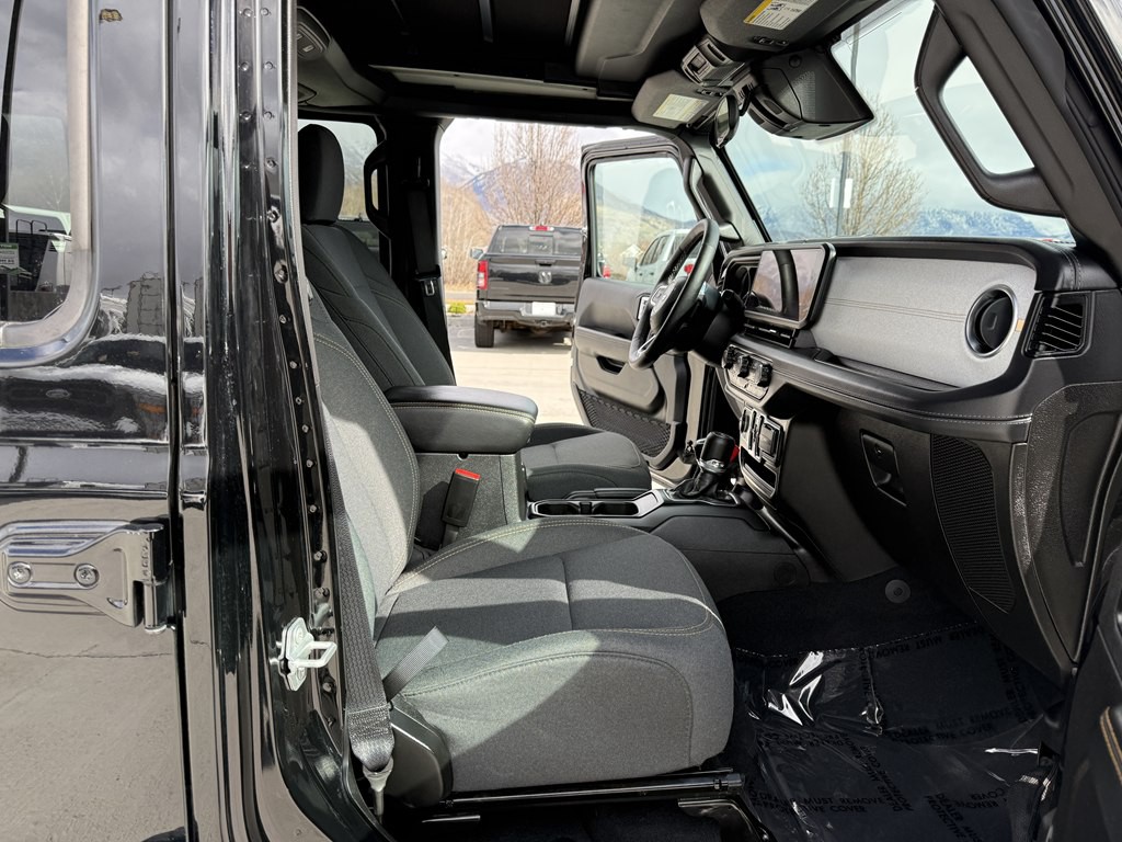 2025 Jeep Wrangler Image 24