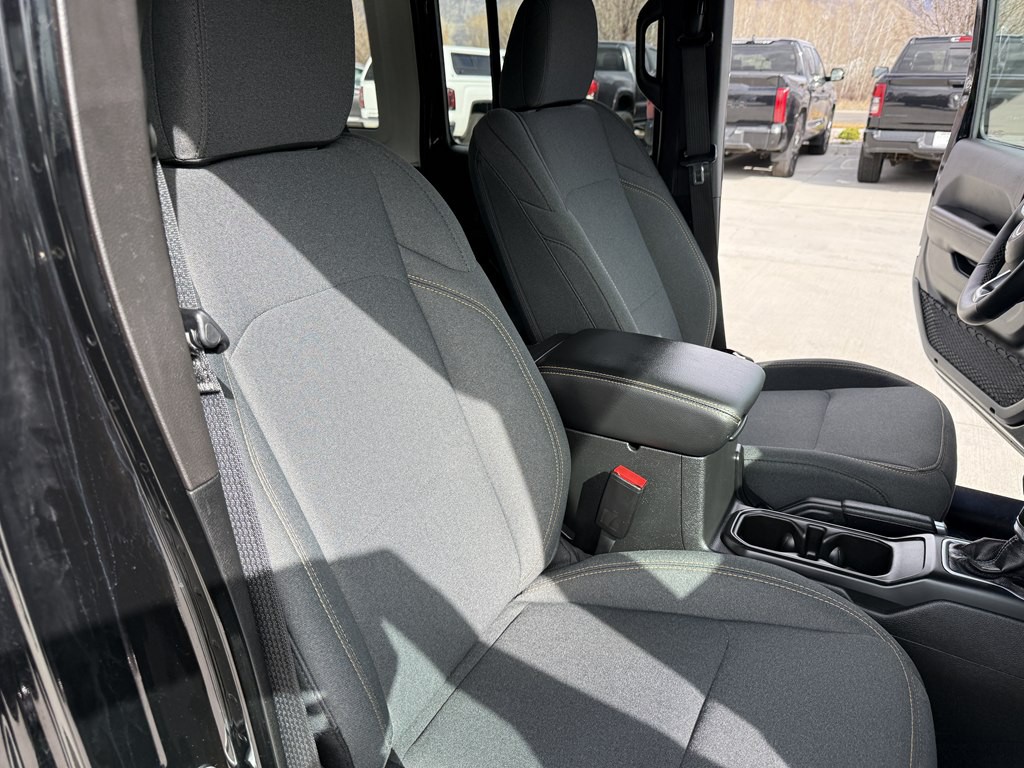 2025 Jeep Wrangler Image 25