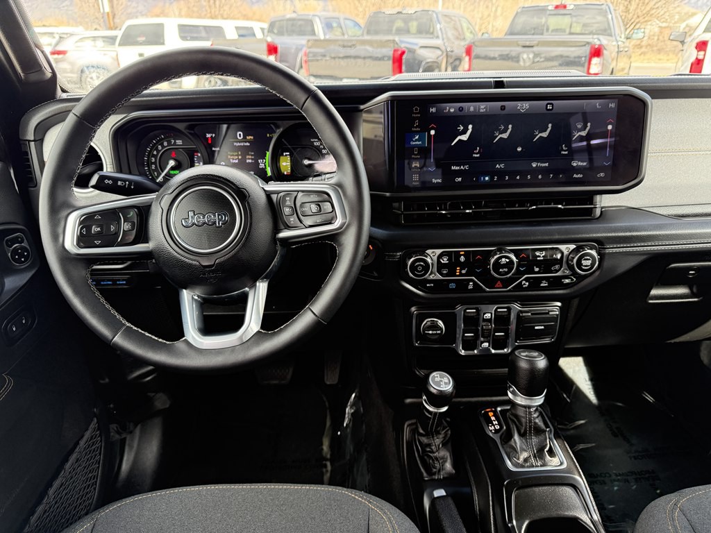 2025 Jeep Wrangler Image 33