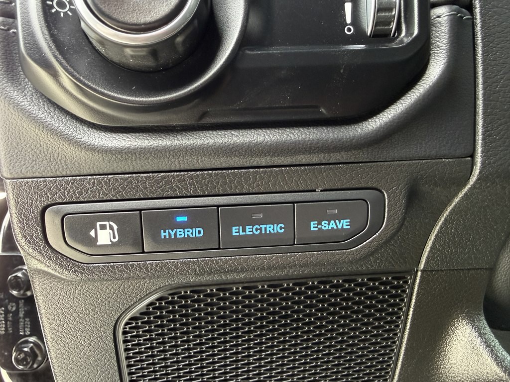 2025 Jeep Wrangler Image 35