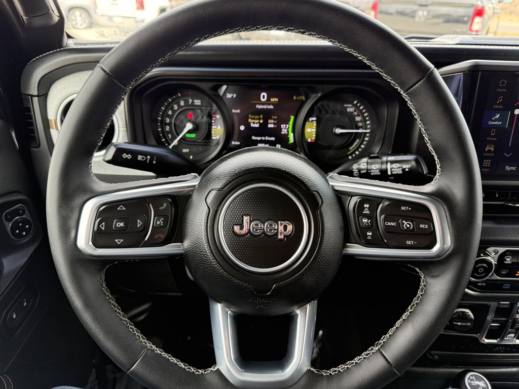 2025 Jeep Wrangler Image 36