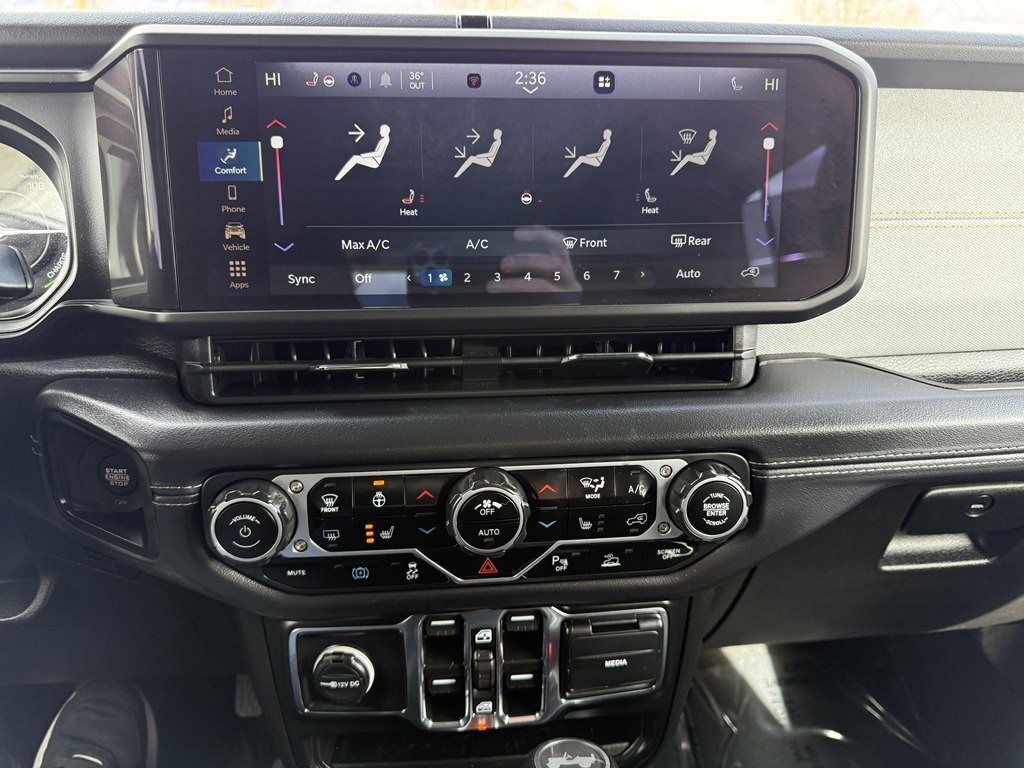 2025 Jeep Wrangler Image 40