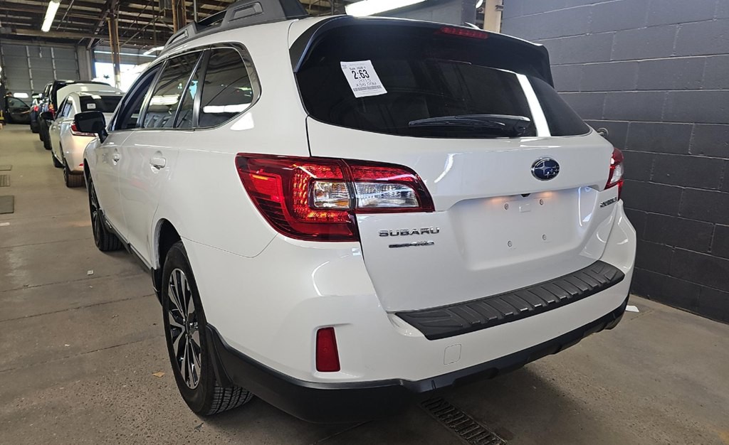 2015 Subaru Outback Image 4