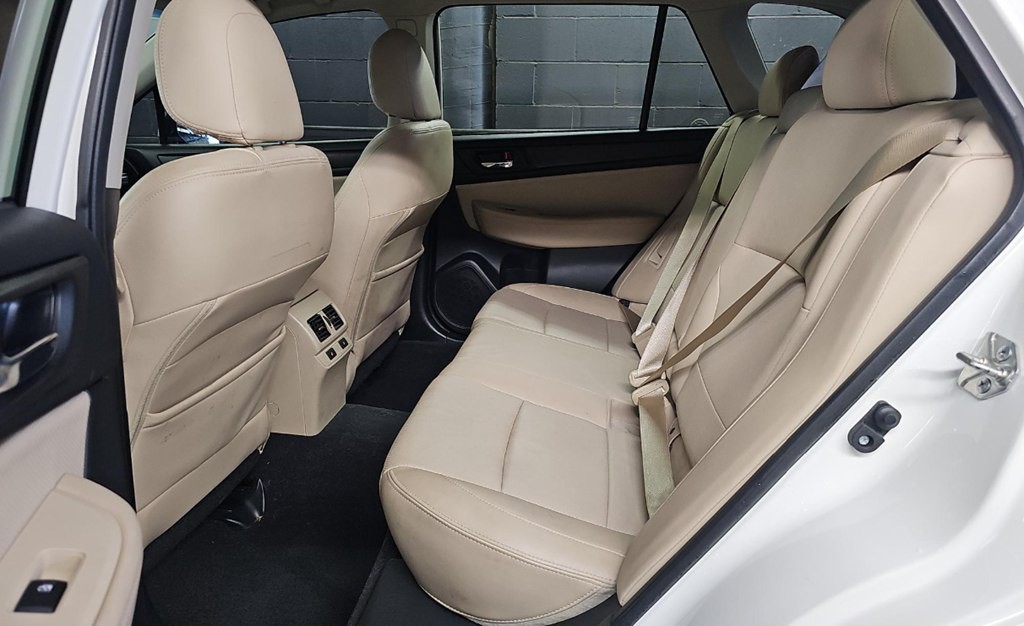 2015 Subaru Outback Image 11