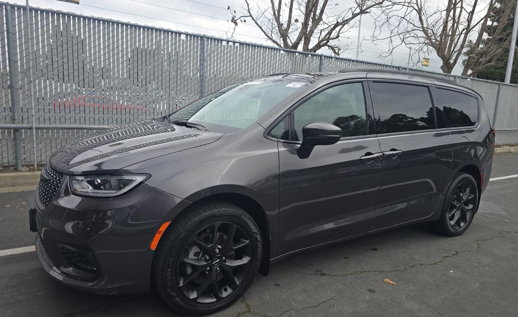 2023 Chrysler Pacifica Image 5