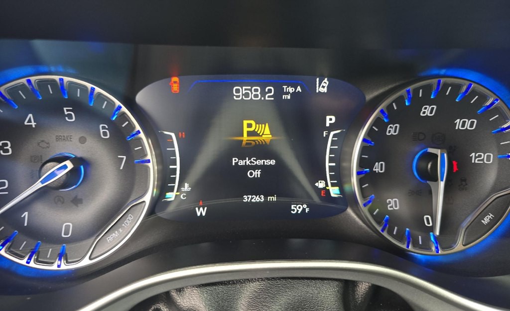 2023 Chrysler Pacifica Image 12