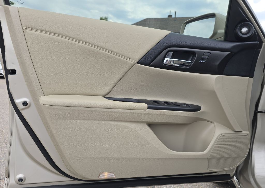 2015 Honda Accord Image 10