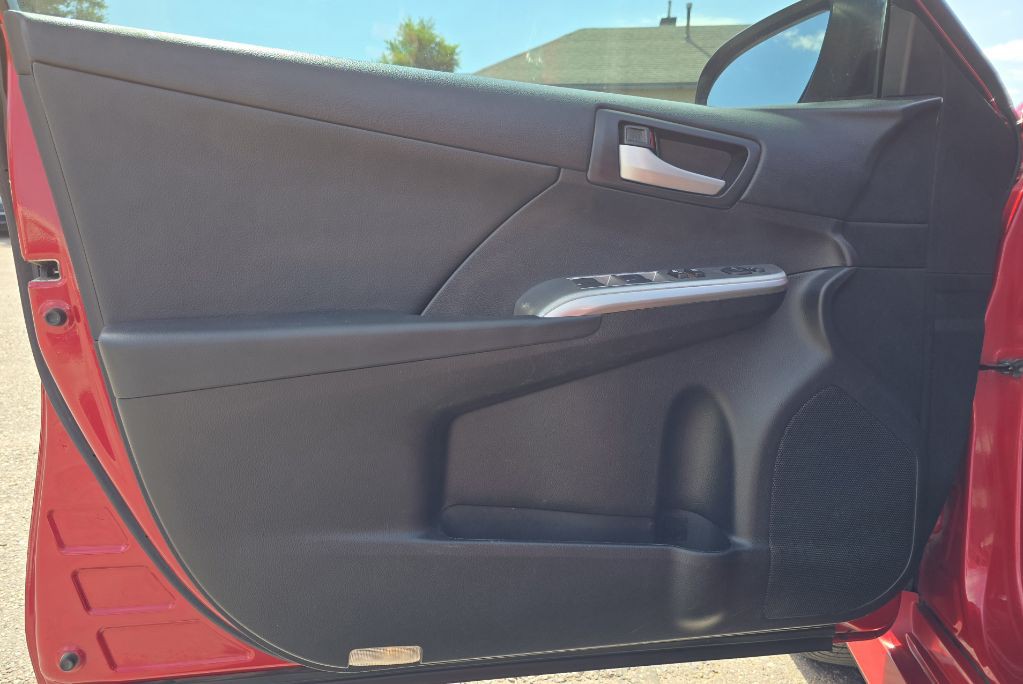 2013 Toyota Camry Image 10