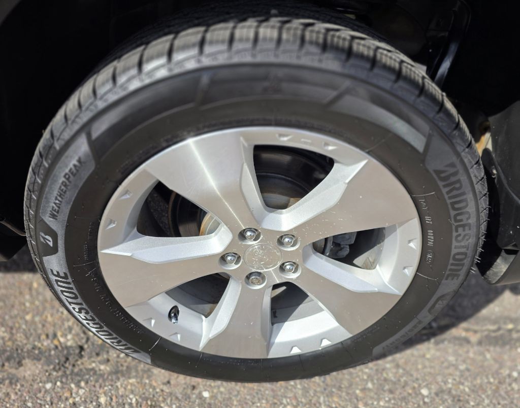 2013 Subaru Forester Image 9