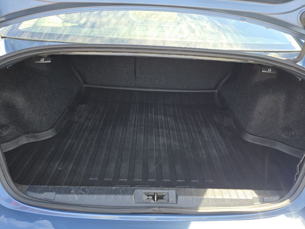 2018 Subaru Legacy Image 17
