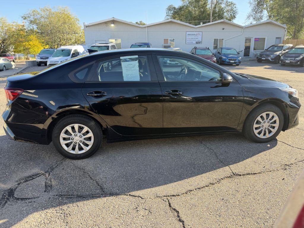 2023 Kia Forte Image 4