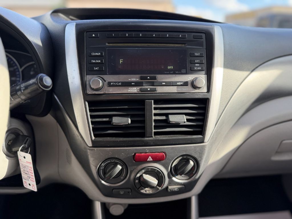 2011 Subaru Forester Image 16