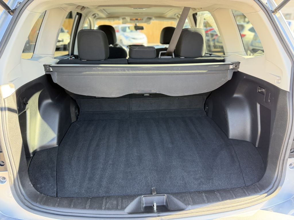 2018 Subaru Forester Image 12