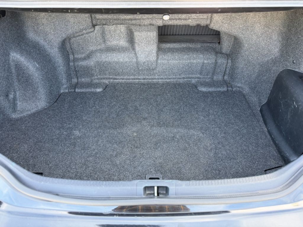 2015 Toyota Camry Image 11