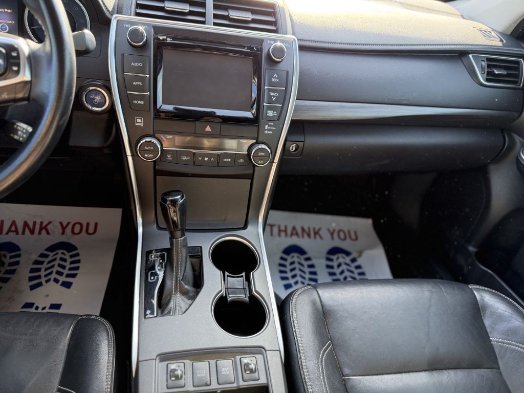 2015 Toyota Camry Image 16