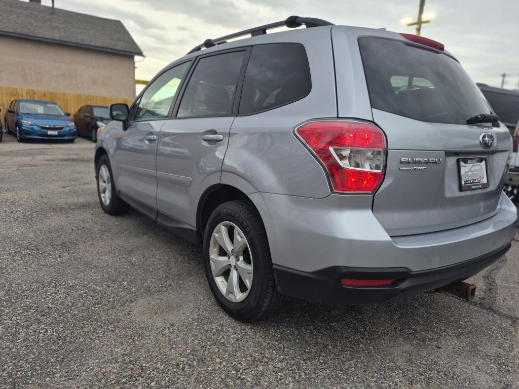 2016 Subaru Forester Image 7