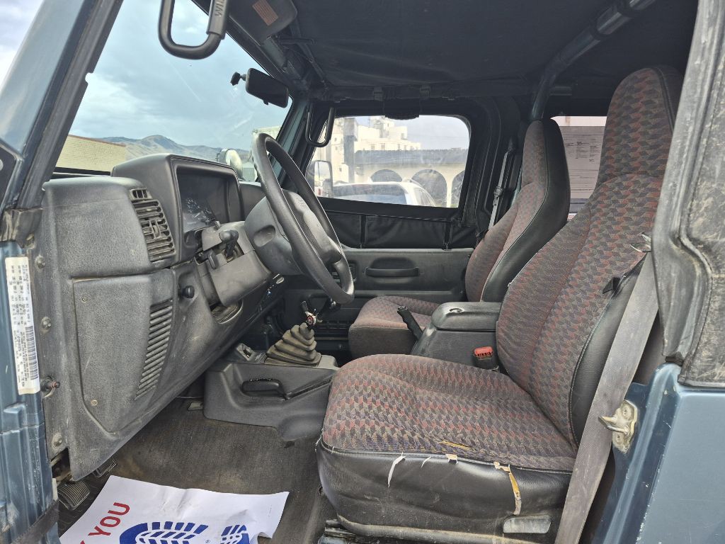 1999 Jeep Wrangler Image 9