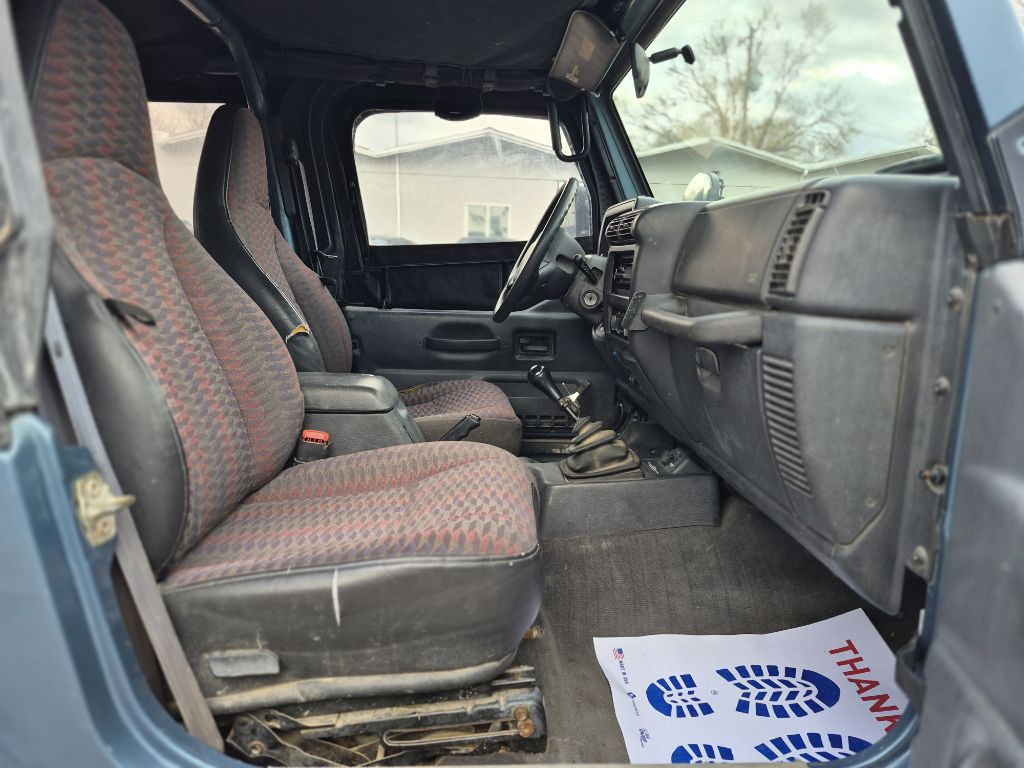 1999 Jeep Wrangler Image 11