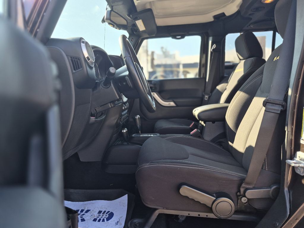 2013 Jeep Wrangler Unlimited Image 9