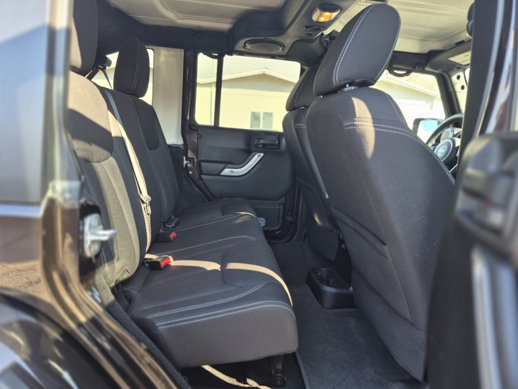 2013 Jeep Wrangler Unlimited Image 12