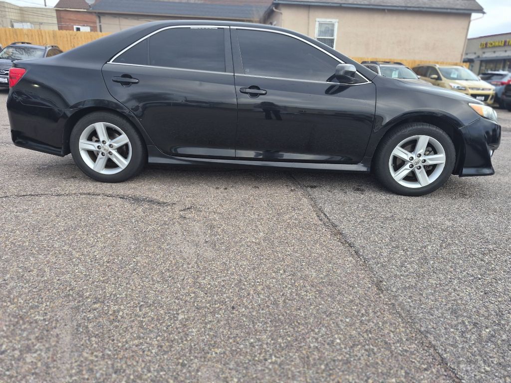 2013 Toyota Camry Image 4