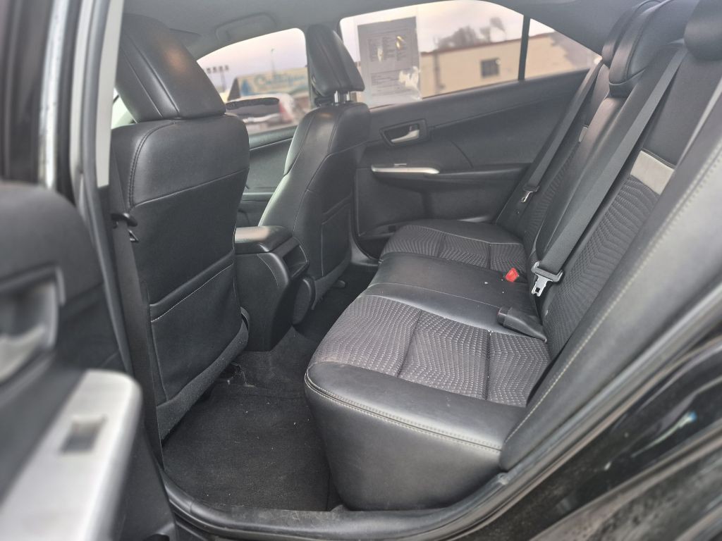 2013 Toyota Camry Image 8