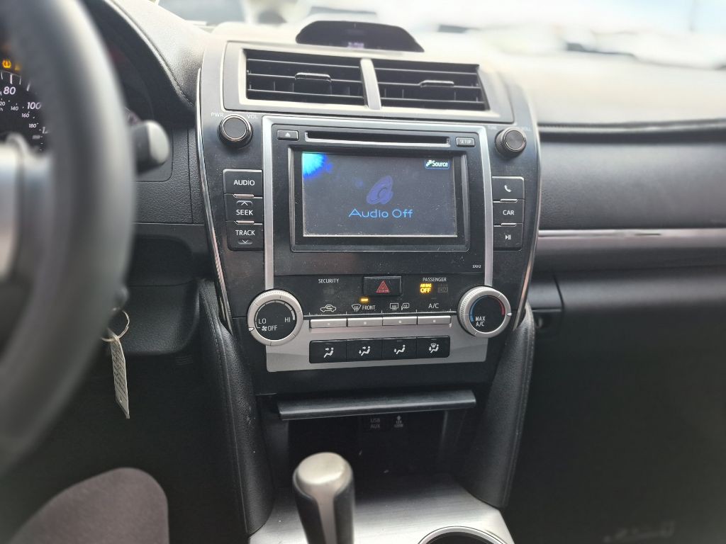 2013 Toyota Camry Image 14