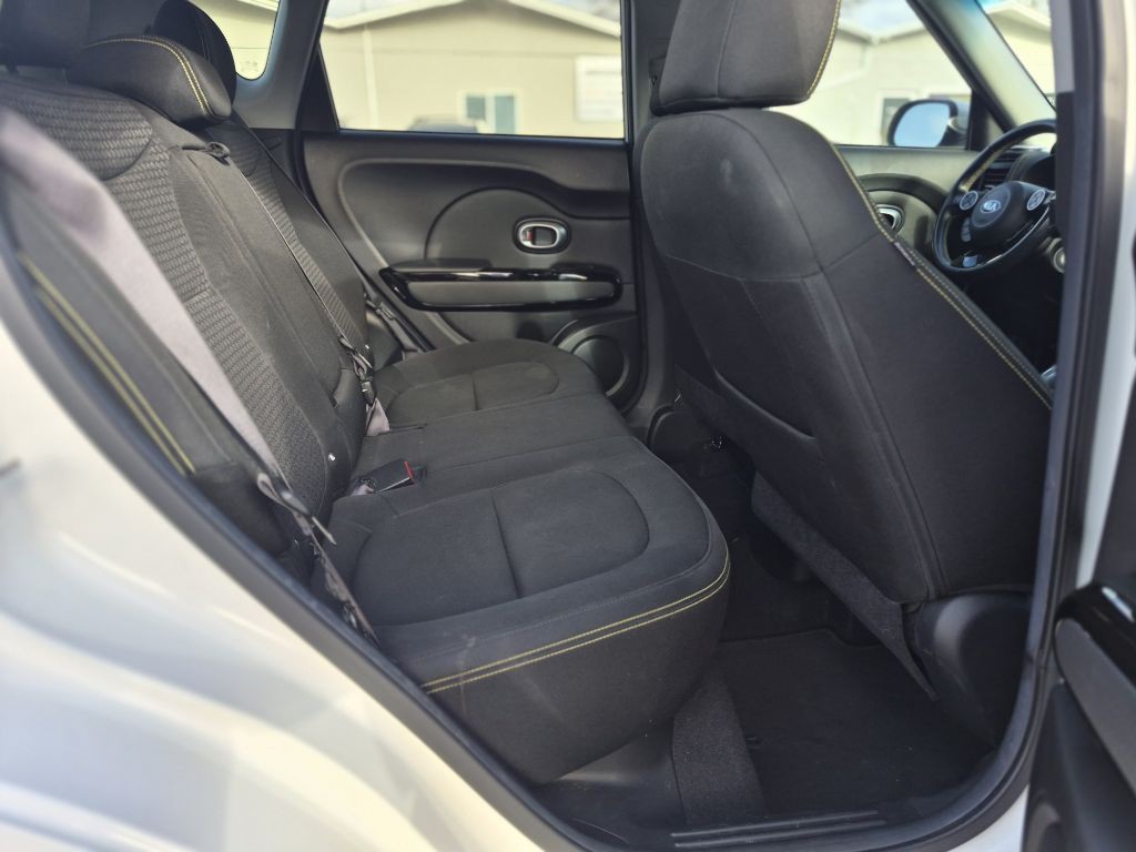 2015 Kia Soul Image 12