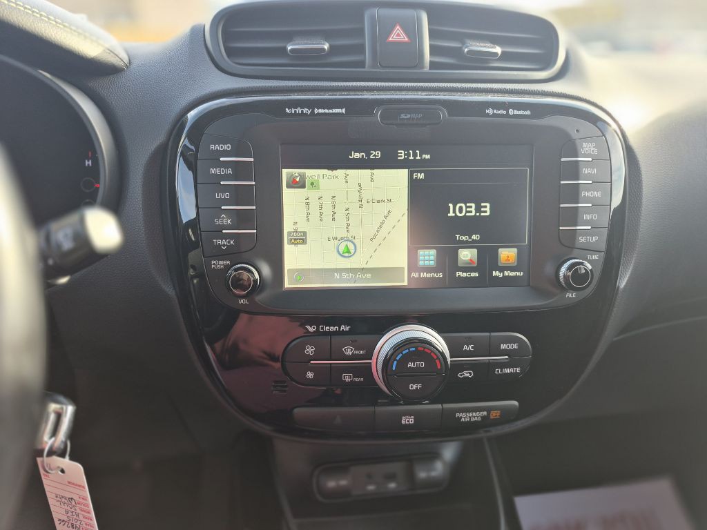 2015 Kia Soul Image 16