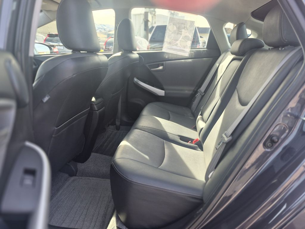 2014 Toyota Prius Image 10