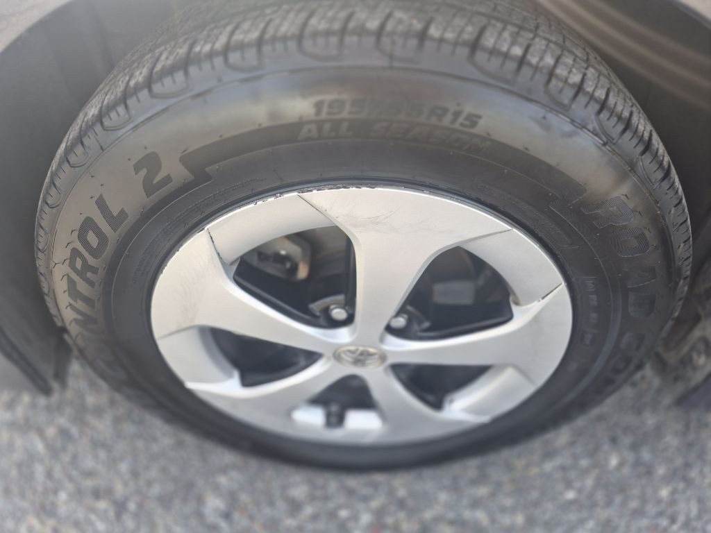 2014 Toyota Prius Image 17