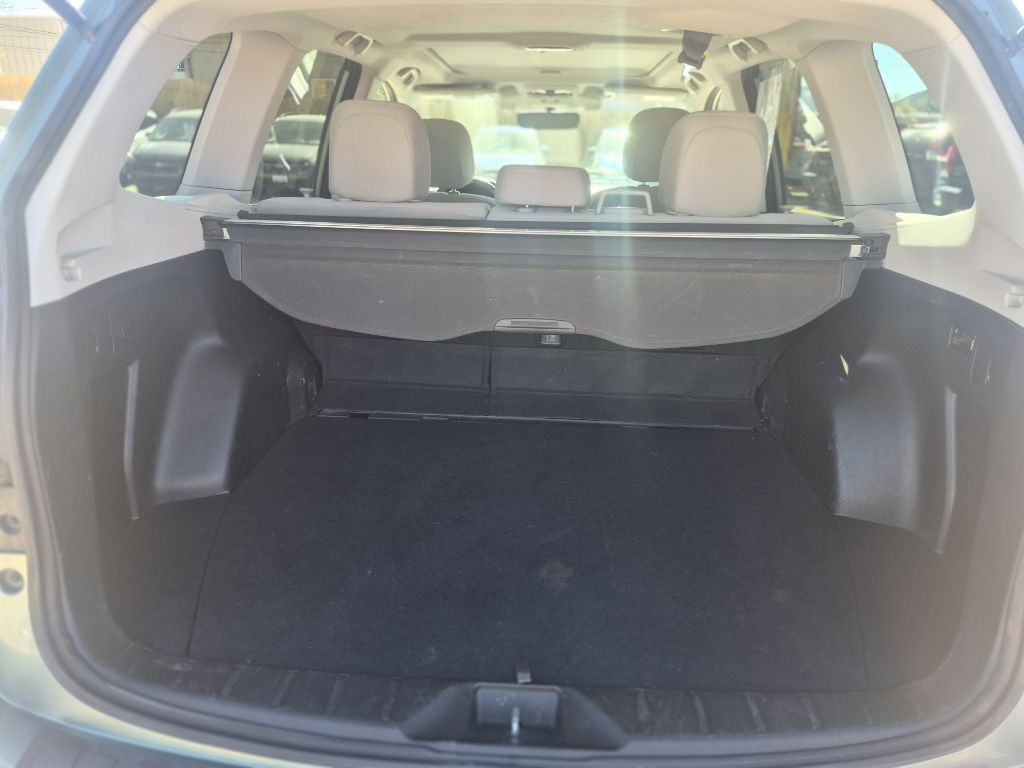 2017 Subaru Forester Image 11