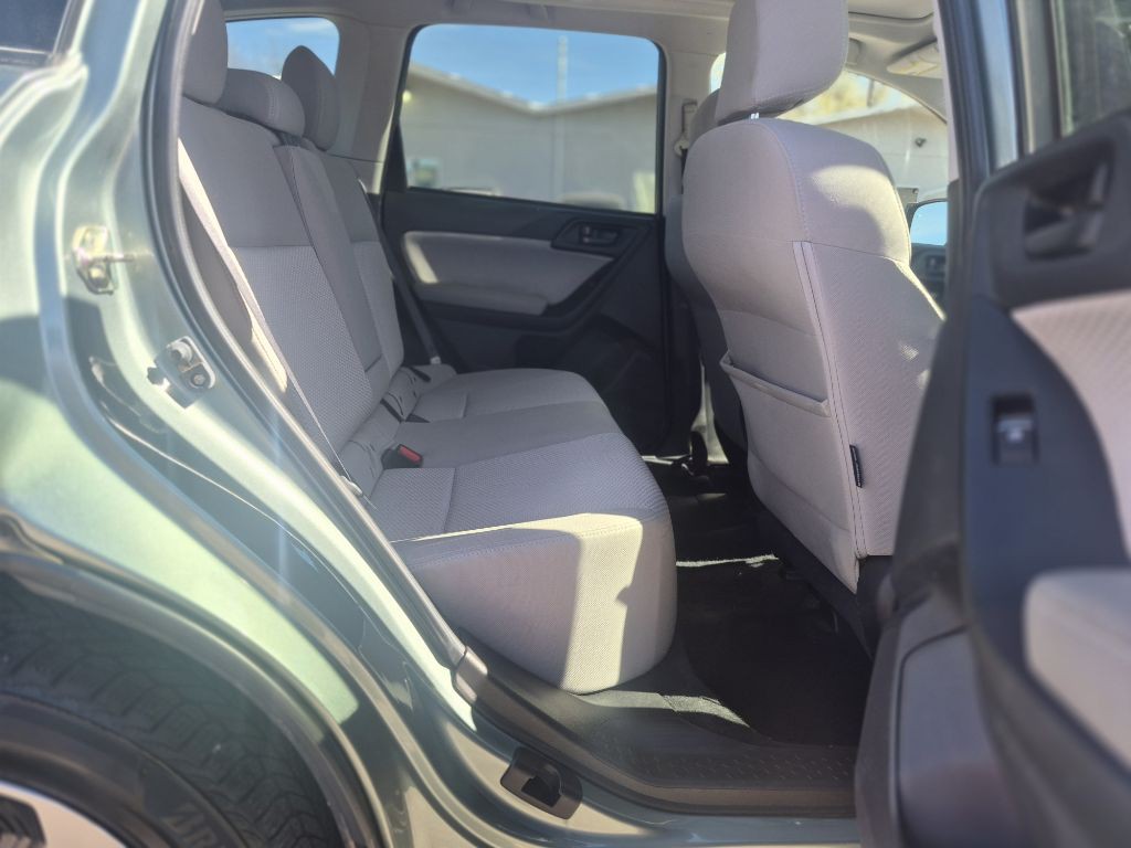 2017 Subaru Forester Image 12