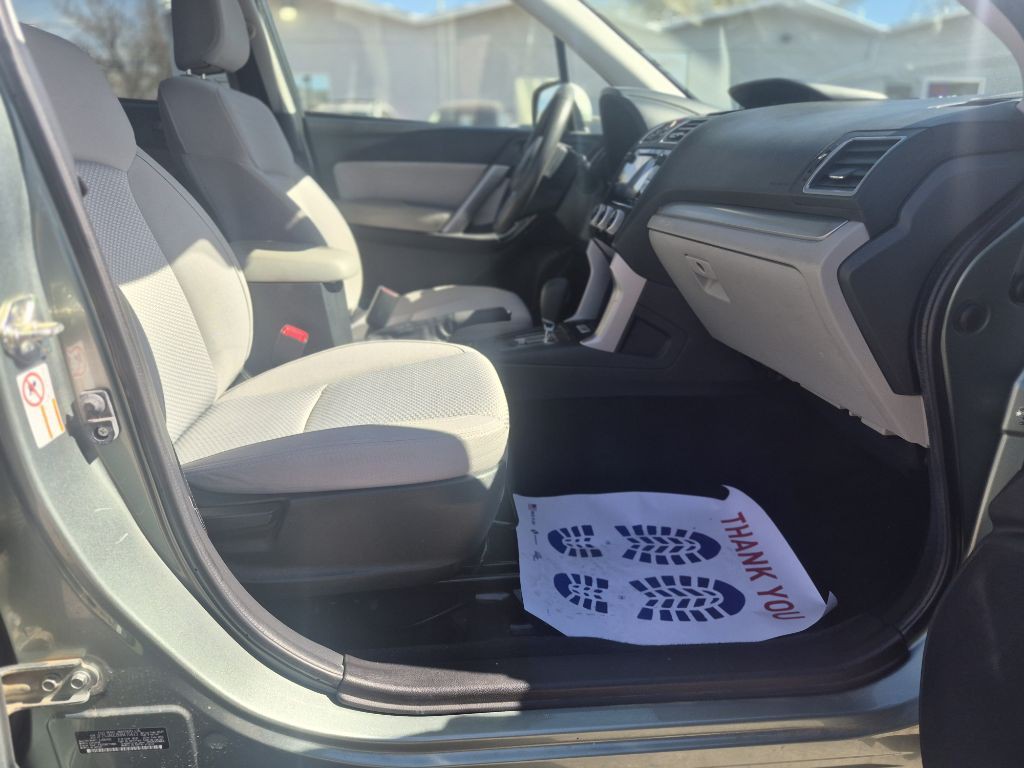 2017 Subaru Forester Image 13