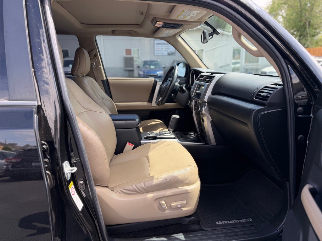 2012 Toyota 4Runner Image 13