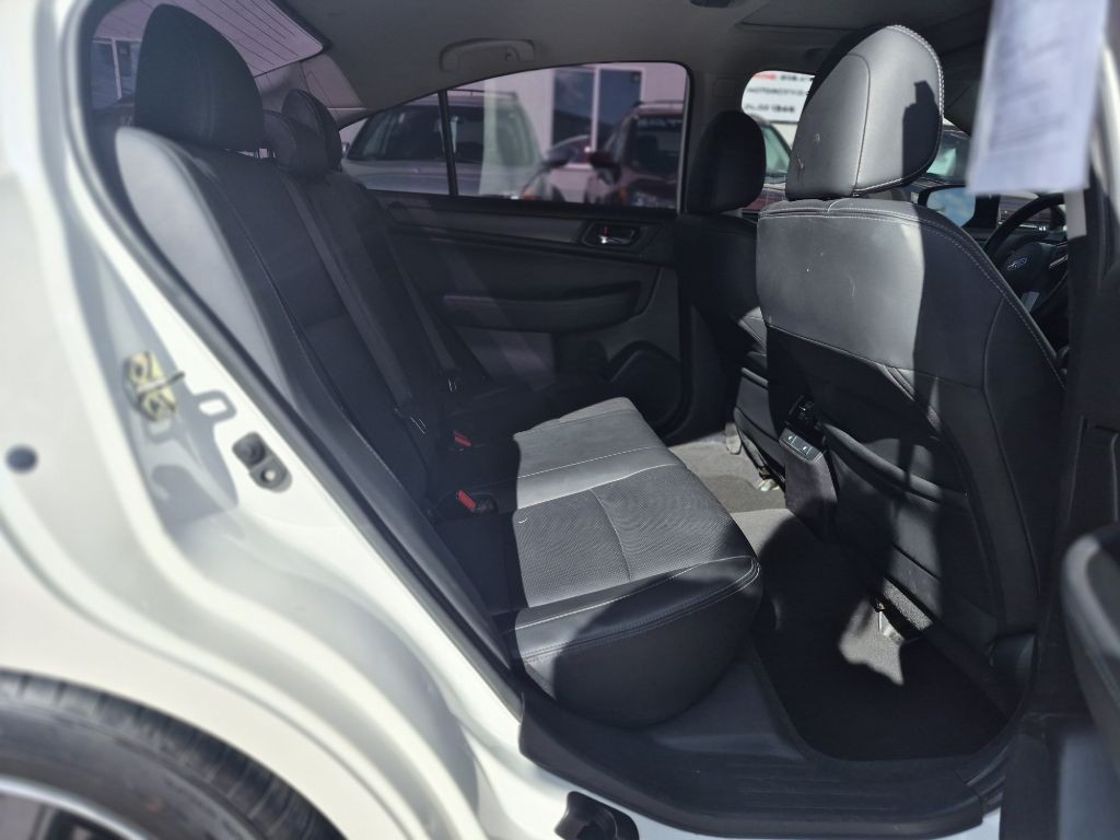 2017 Subaru Legacy Image 12