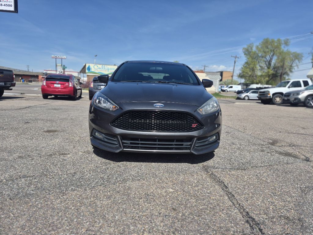 2016 Ford Focus Image 2