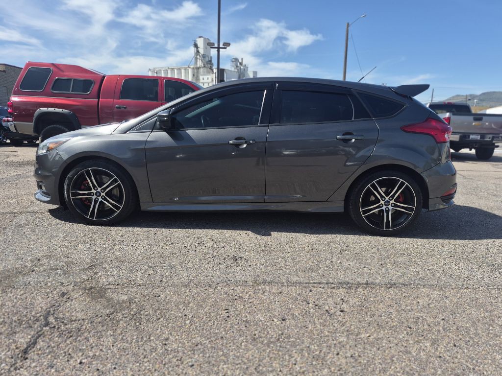 2016 Ford Focus Image 8