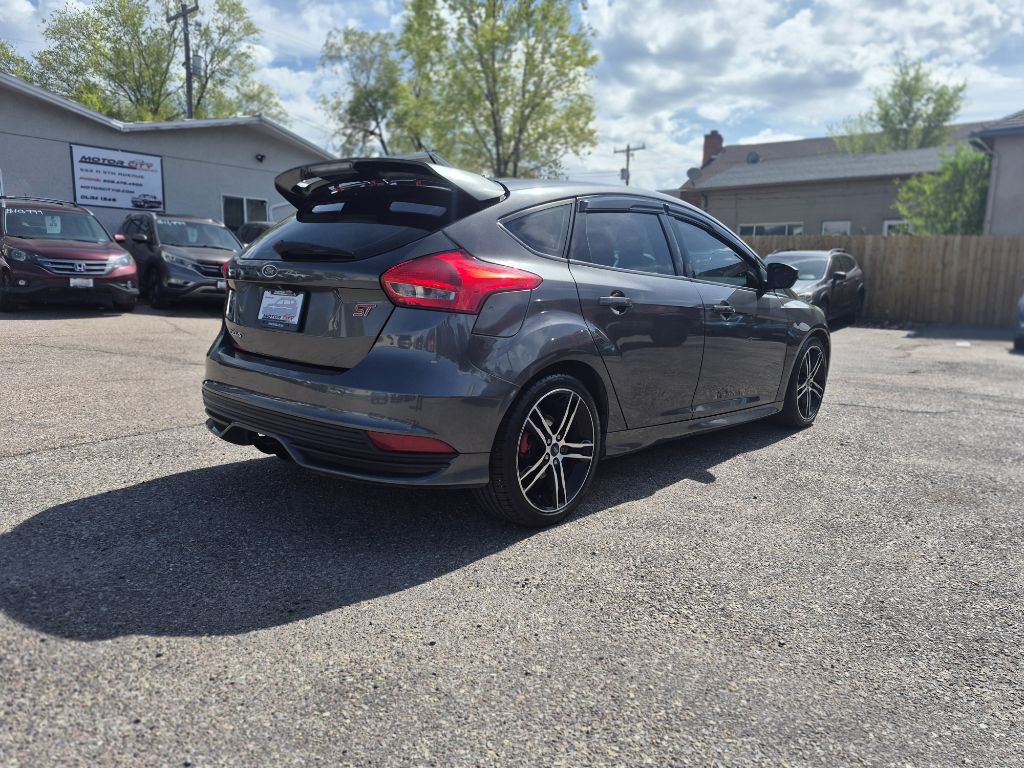2016 Ford Focus Image 5