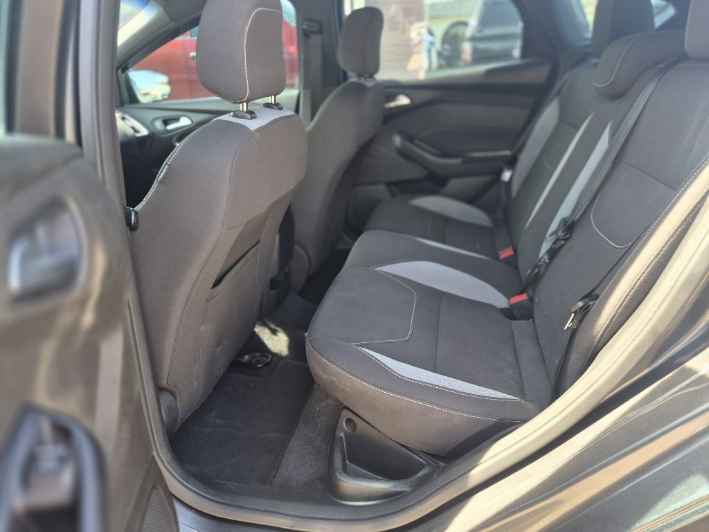 2016 Ford Focus Image 10