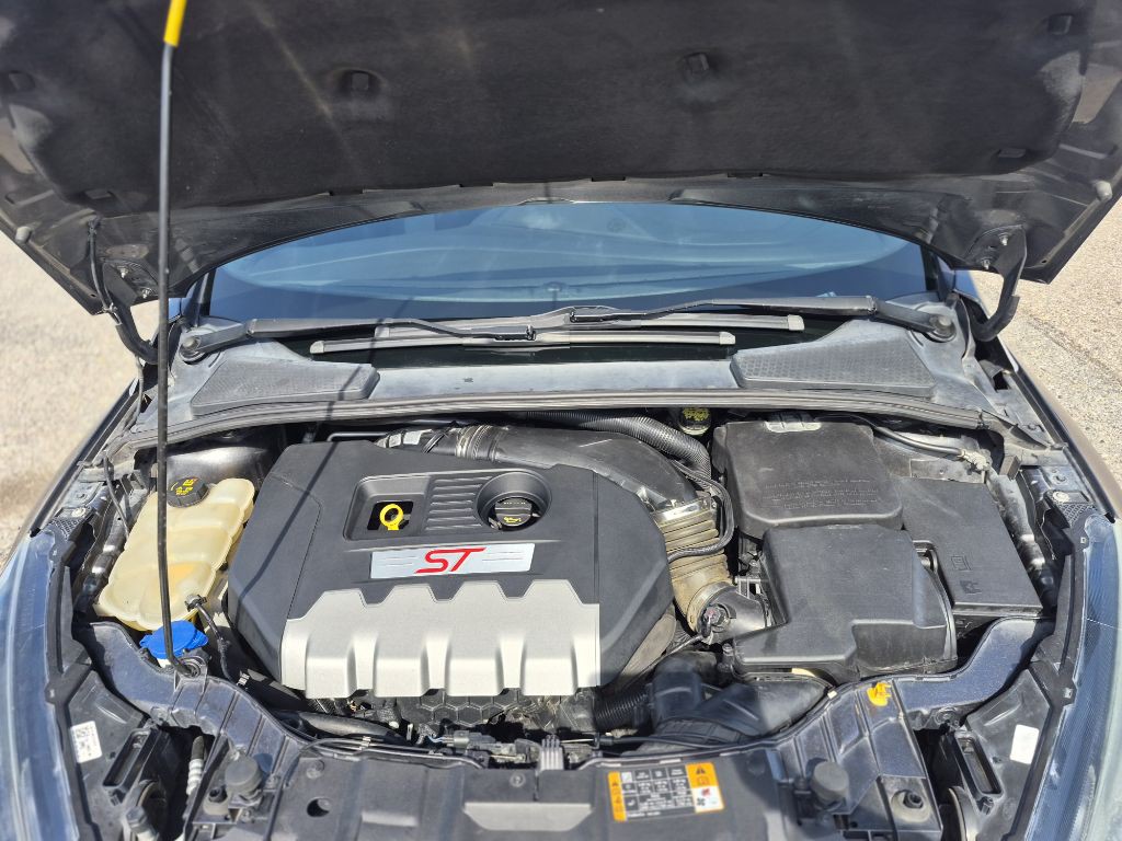 2016 Ford Focus Image 17