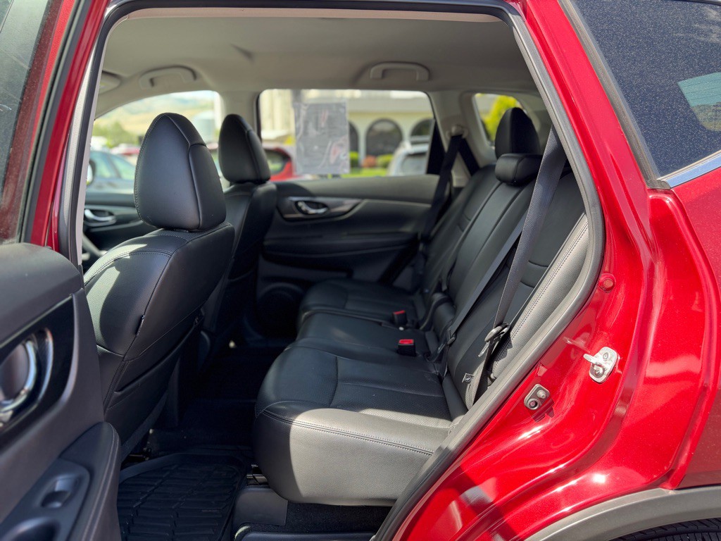 2015 Nissan Rogue Image 10
