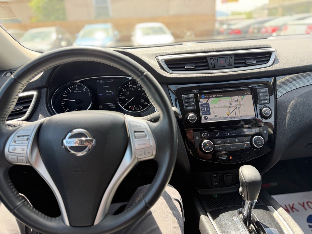 2015 Nissan Rogue Image 14