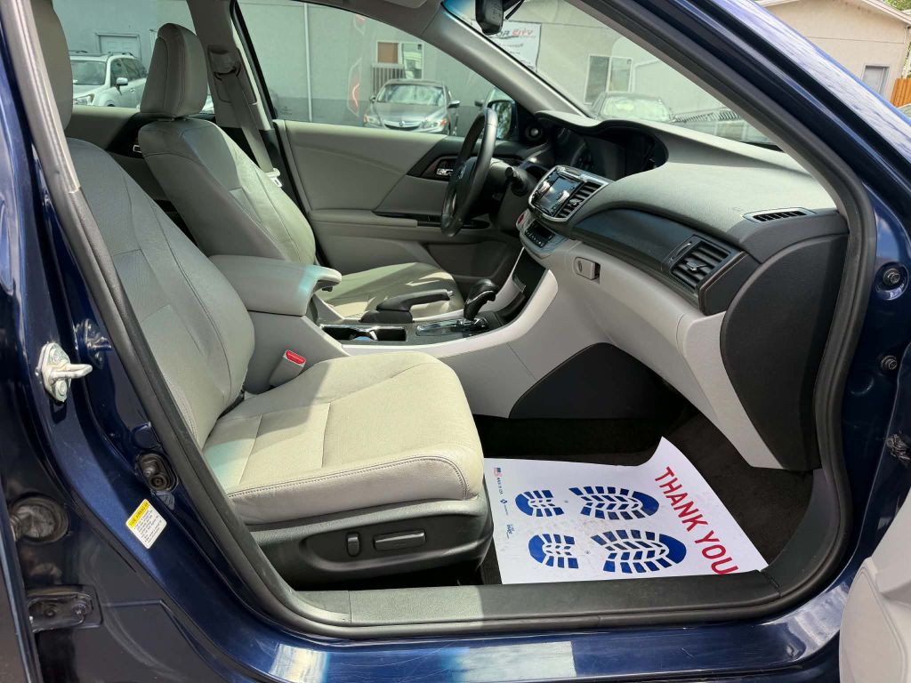 2015 Honda Accord Image 13